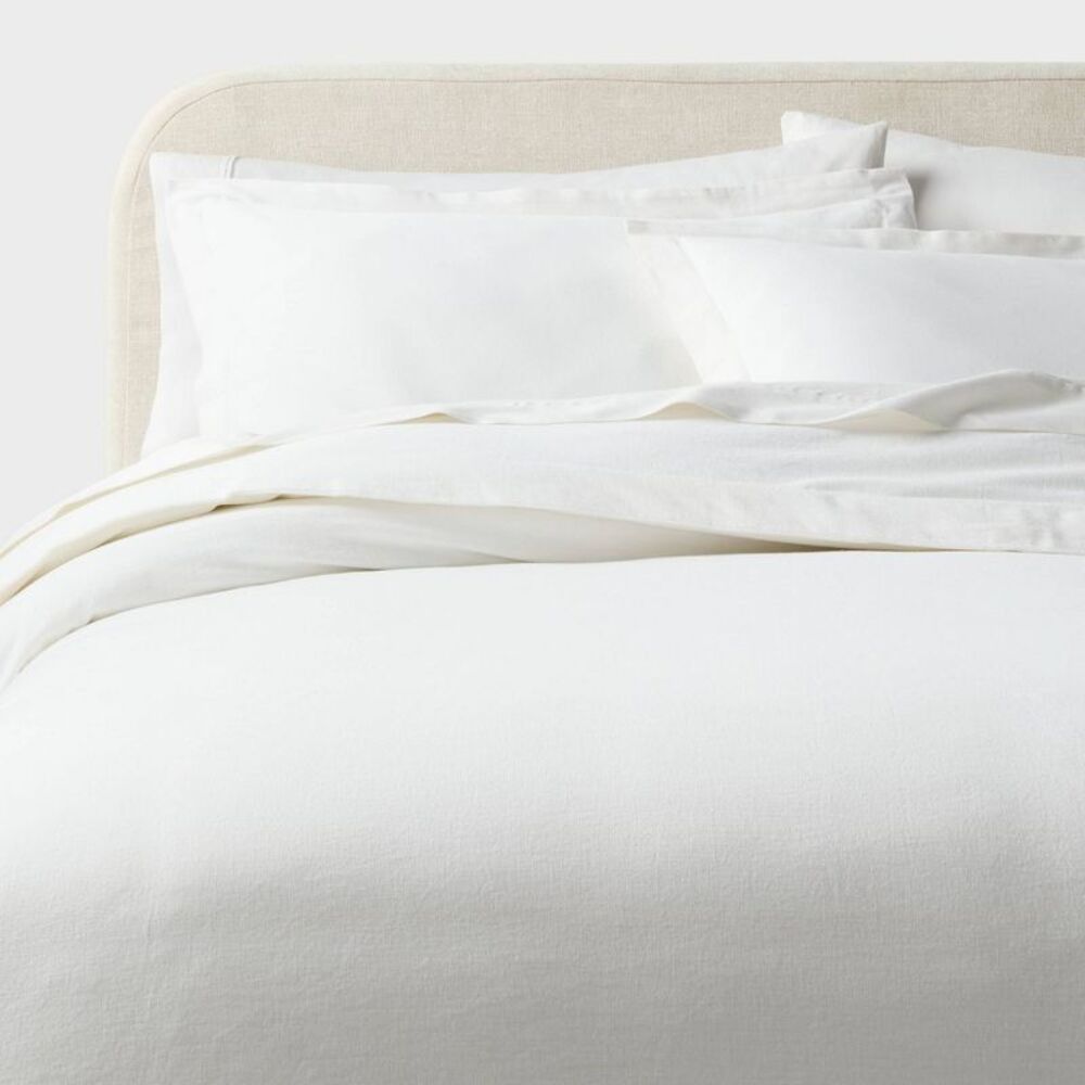 Threshold - Full/Queen Casual Textured Cotton Duvet Cover and  White